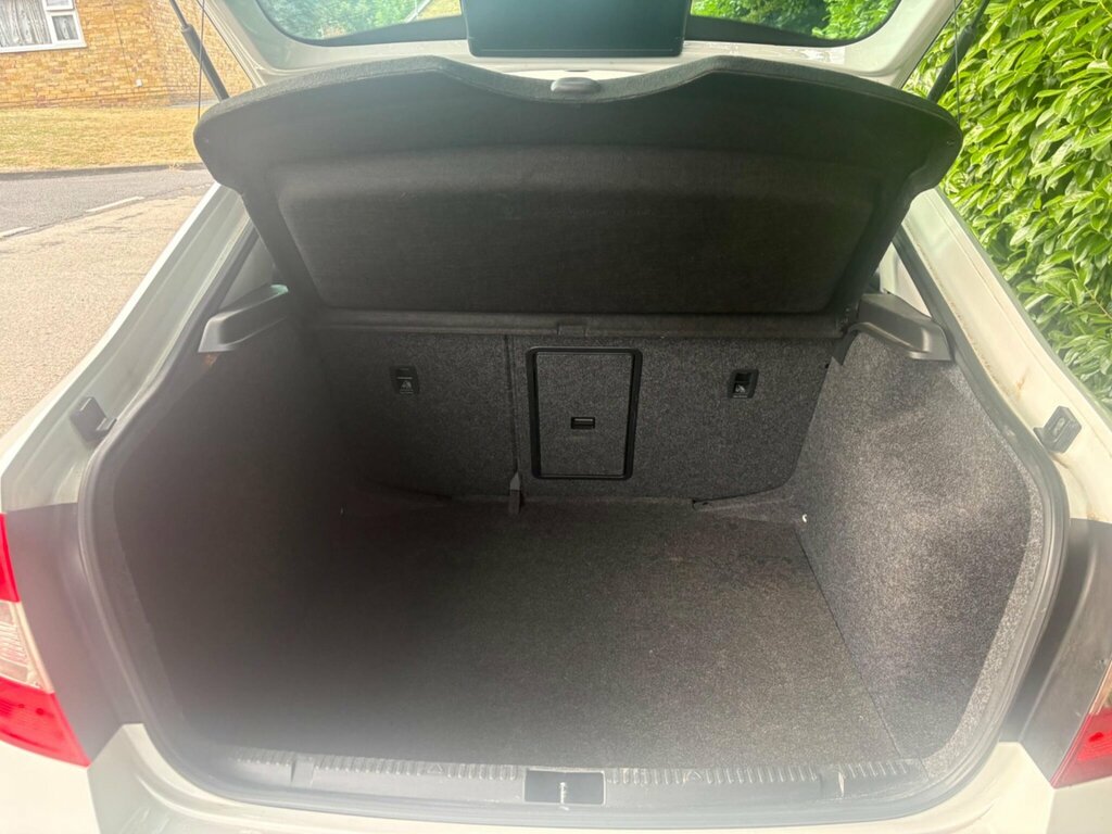 Skoda Rapid 1.6L Spaceback Se Tech Tdi Cr Dsg 89 Bhp Grey #17