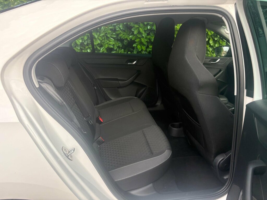 Skoda Rapid 1.6L Spaceback Se Tech Tdi Cr Dsg 89 Bhp Grey #24