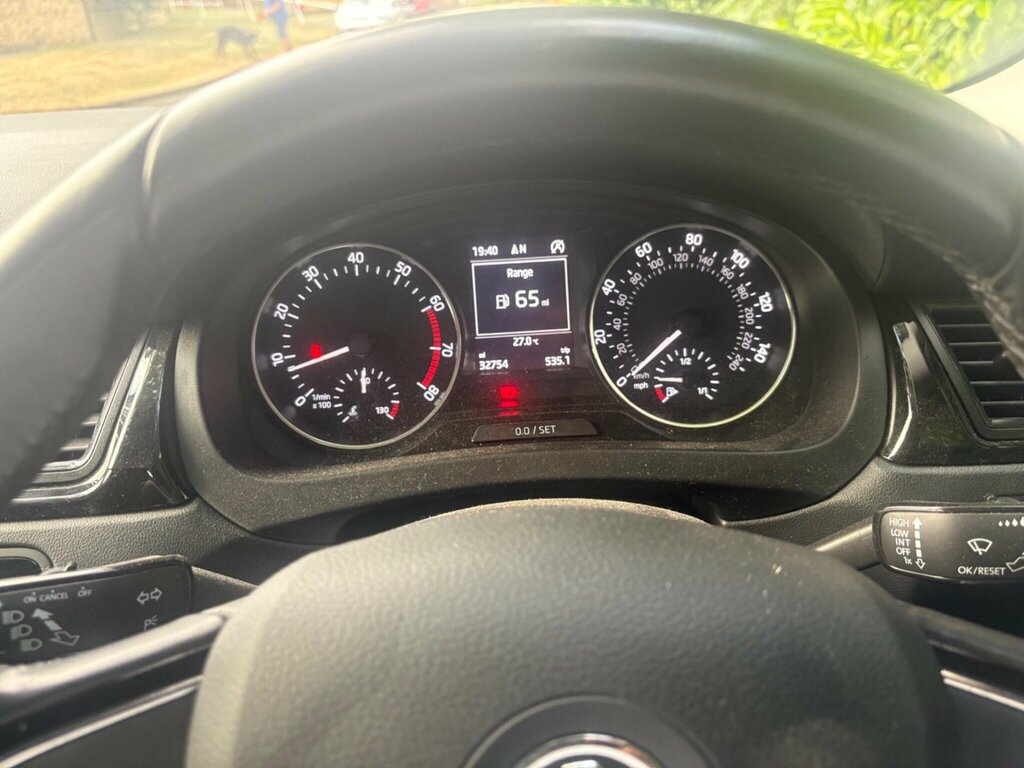 Skoda Rapid 1.6L Spaceback Se Tech Tdi Cr Dsg 89 Bhp Grey #16