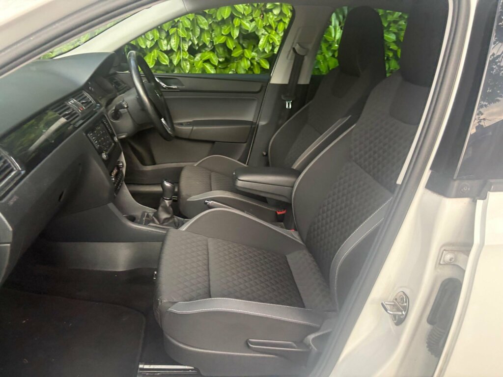 Skoda Rapid 1.6L Spaceback Se Tech Tdi Cr Dsg 89 Bhp Grey #20