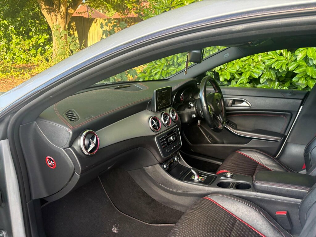 Mercedes-Benz CLA Class 2.1 Cla220 Cdi Amg Red #41
