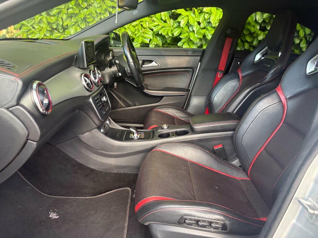Mercedes-Benz CLA Class 2.1 Cla220 Cdi Amg Red #42
