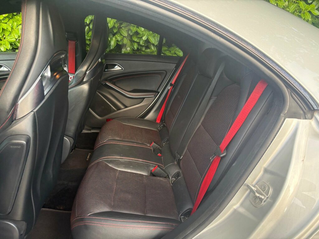 Mercedes-Benz CLA Class 2.1 Cla220 Cdi Amg Red #40