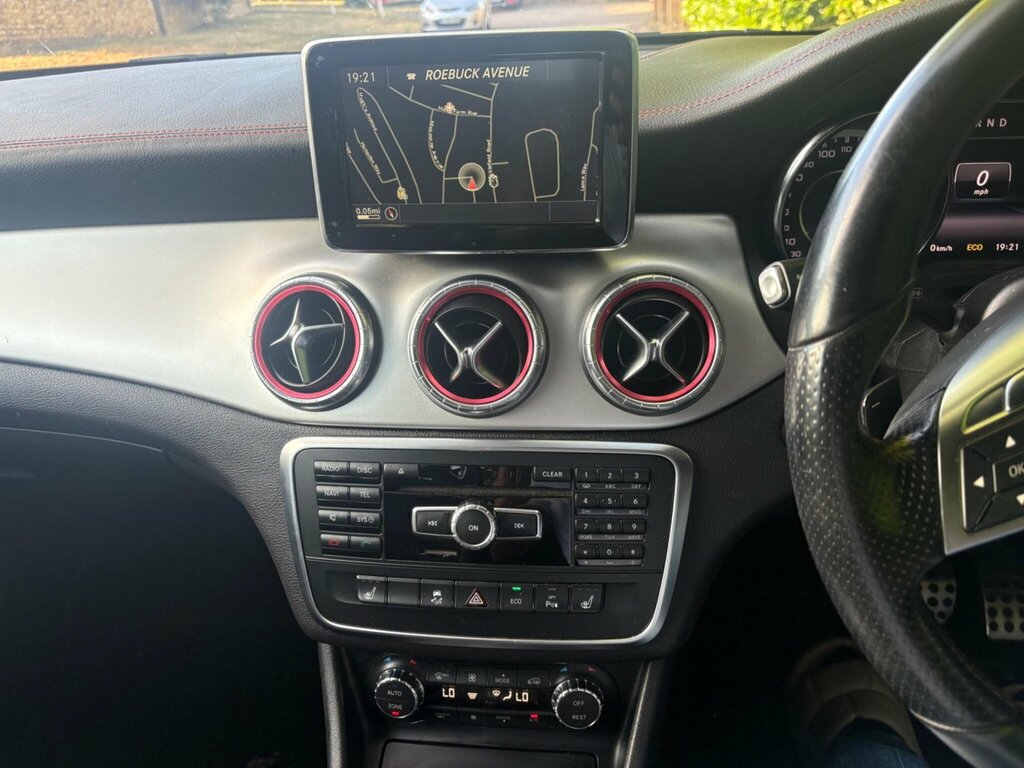 Mercedes-Benz CLA Class 2.1 Cla220 Cdi Amg Red #47