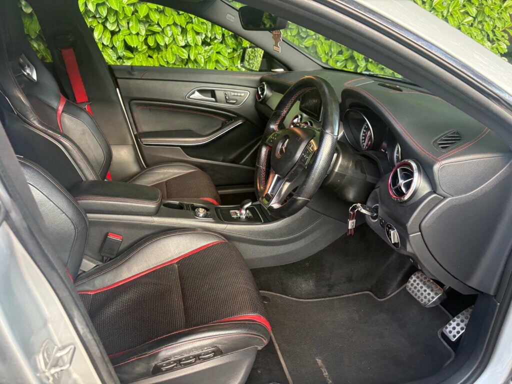 Mercedes-Benz CLA Class 2.1 Cla220 Cdi Amg Red #36