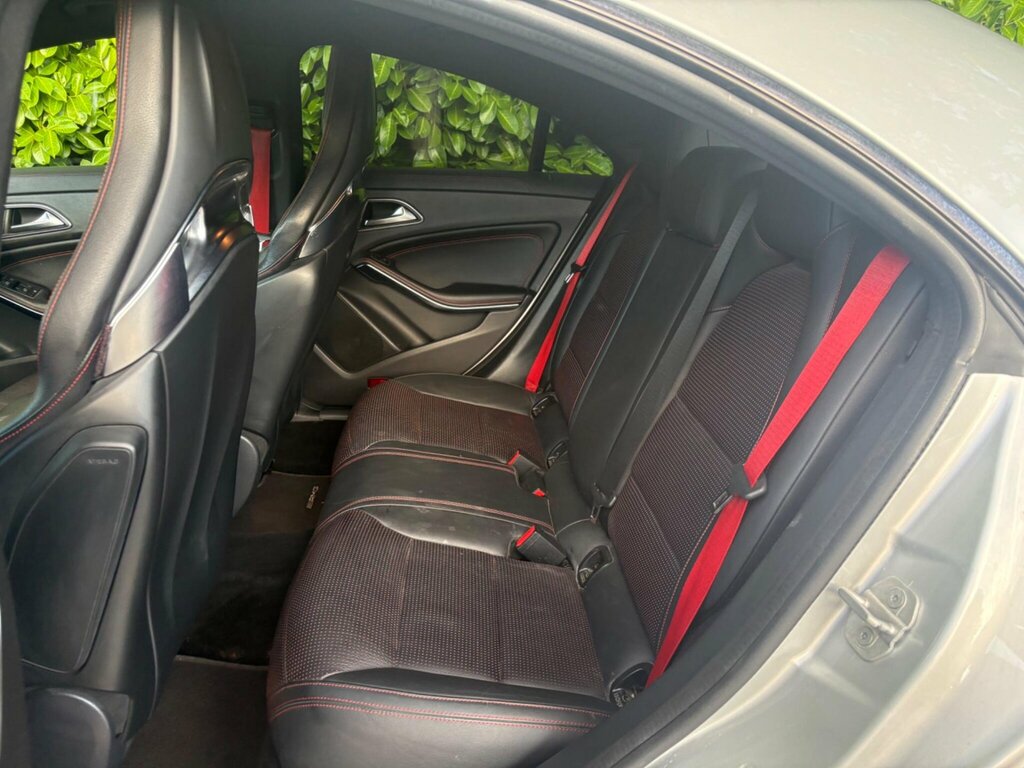 Mercedes-Benz CLA Class 2.1 Cla220 Cdi Amg Red #30