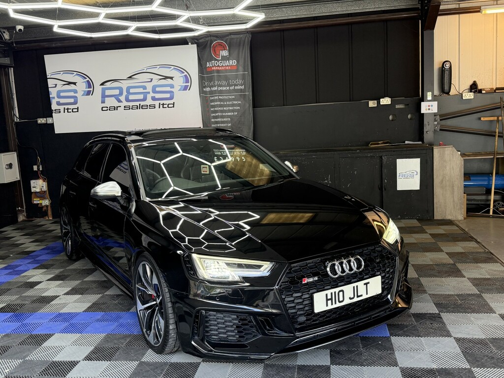 Audi RS4 Avant 2.9 Tfsi V6 Black #4