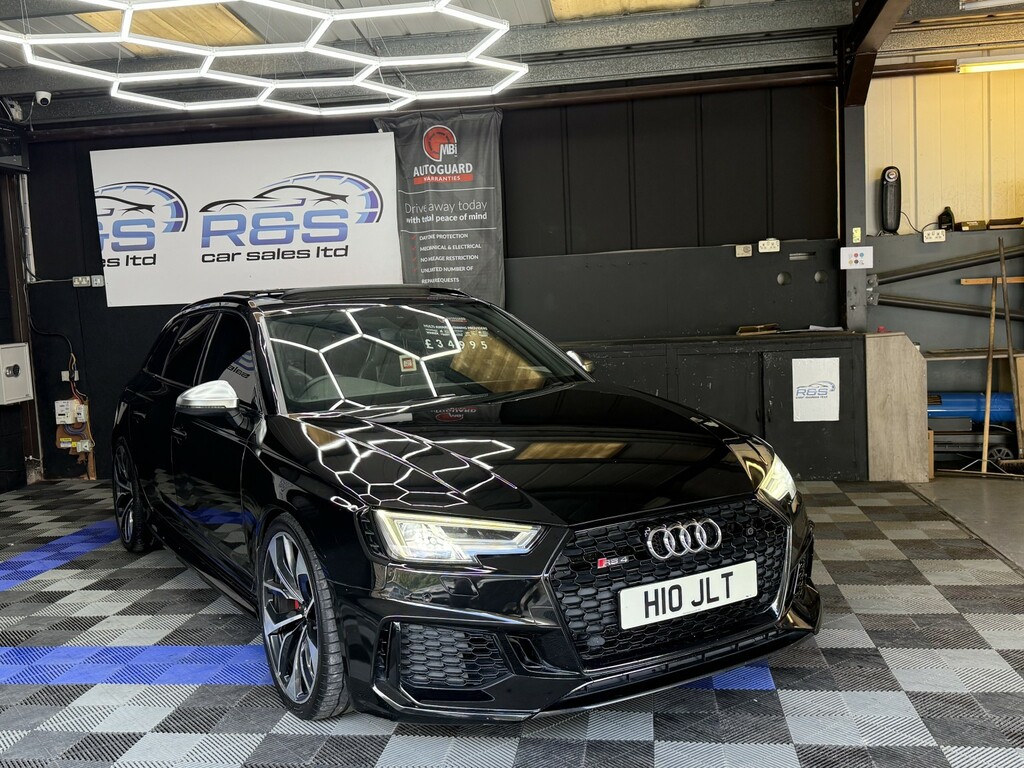 Audi RS4 Avant 2.9 Tfsi V6 Black #3