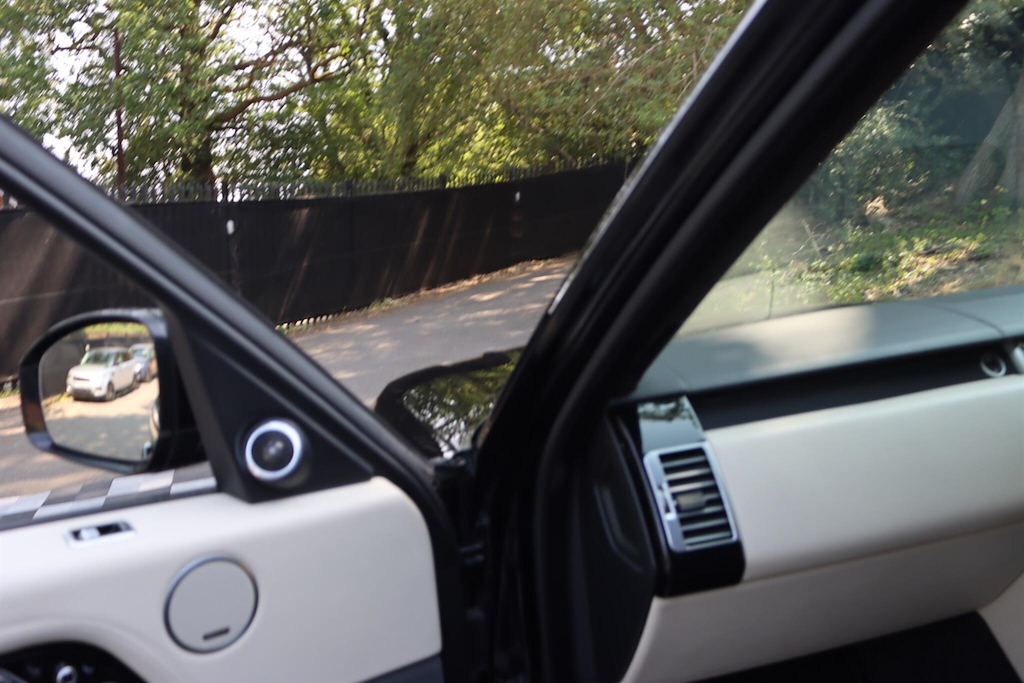 Land Rover Range Rover Master 35 Xlwb White #17