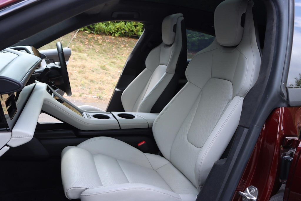 Porsche Taycan Performance Plus 93.4Kwh Turbo Cross Turismo Red #3