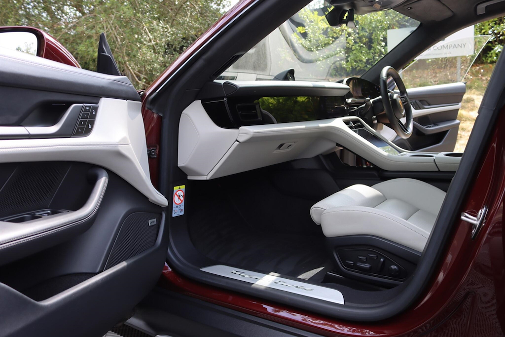 Porsche Taycan Performance Plus 93.4Kwh Turbo Cross Turismo Red #5