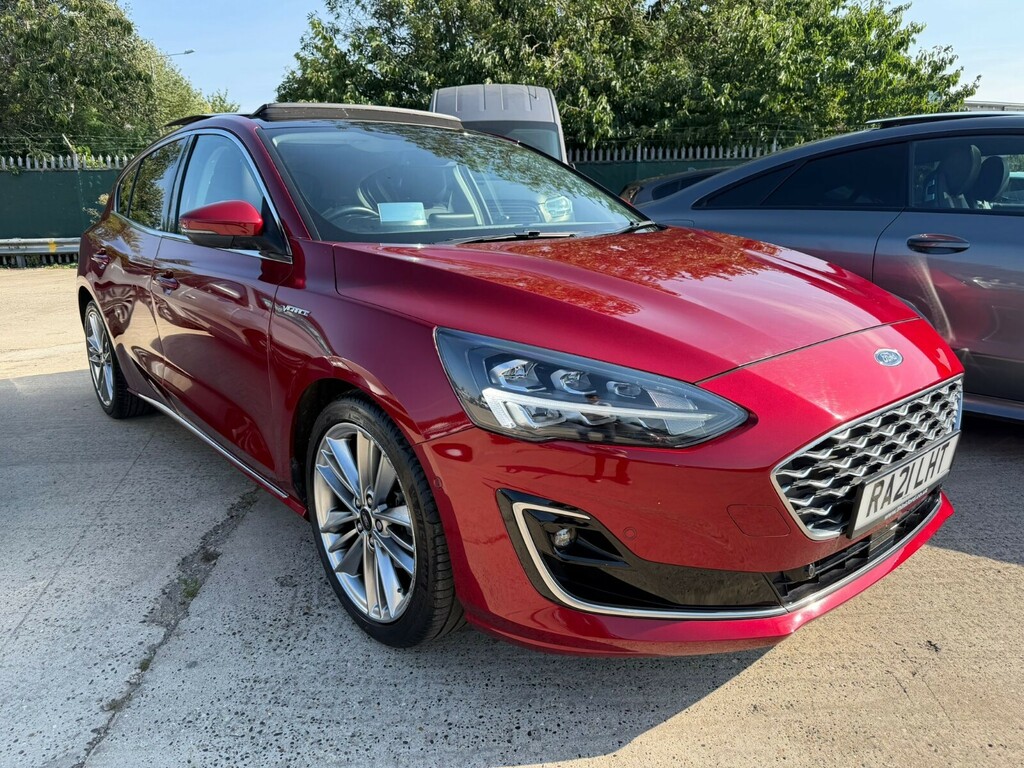Ford Focus Focus Vignale Hatchback 1.0 Ecoboost 125 RA21LHT Red