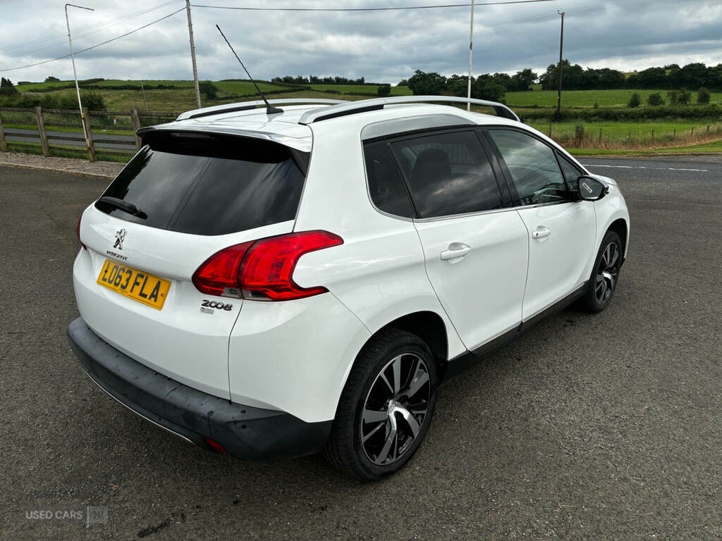 Peugeot 2008 1.6 E-hdi Allure LO63FLA White #4