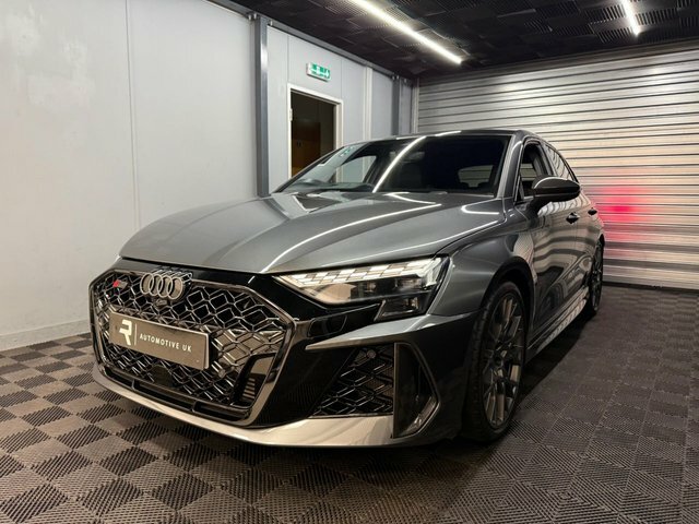 Audi RS3 2025 2.5 Tfsi Carbon Black Sportback S Black #3