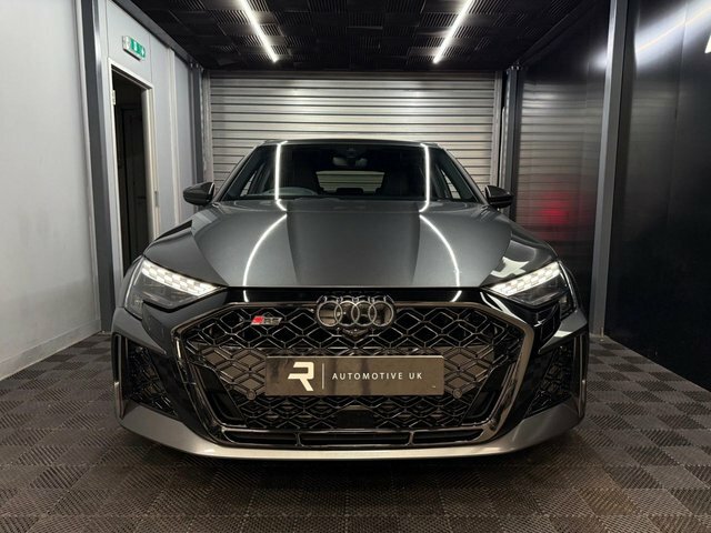 Audi RS3 2025 2.5 Tfsi Carbon Black Sportback S Black #2