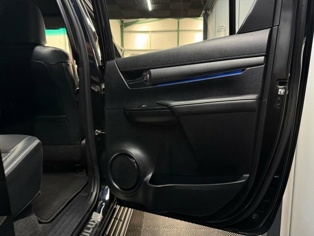 Toyota HILUX Hi-luxury Invincible X D-4d 4Wd Double Cab Grey #50