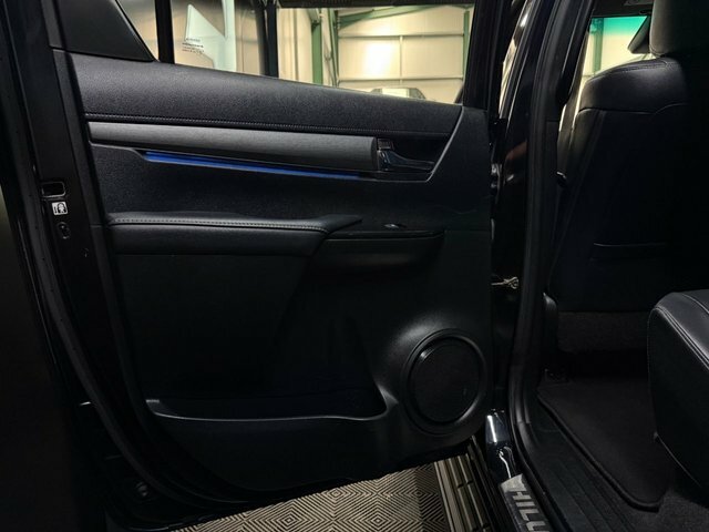 Toyota HILUX Hi-luxury Invincible X D-4d 4Wd Double Cab Grey #51