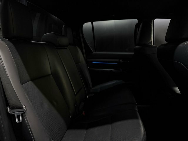Toyota HILUX Hi-luxury Invincible X D-4d 4Wd Double Cab Grey #40