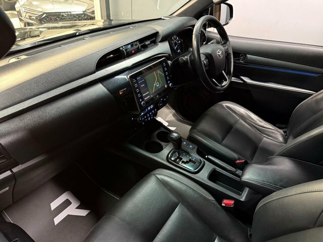 Toyota HILUX Hi-luxury Invincible X D-4d 4Wd Double Cab Grey #36