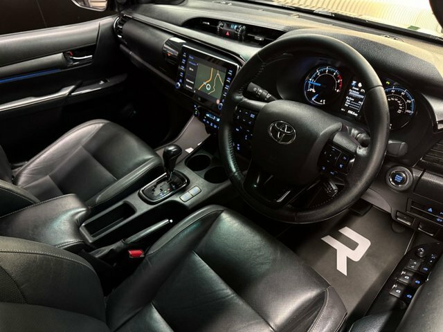 Toyota HILUX Hi-luxury Invincible X D-4d 4Wd Double Cab Grey #35