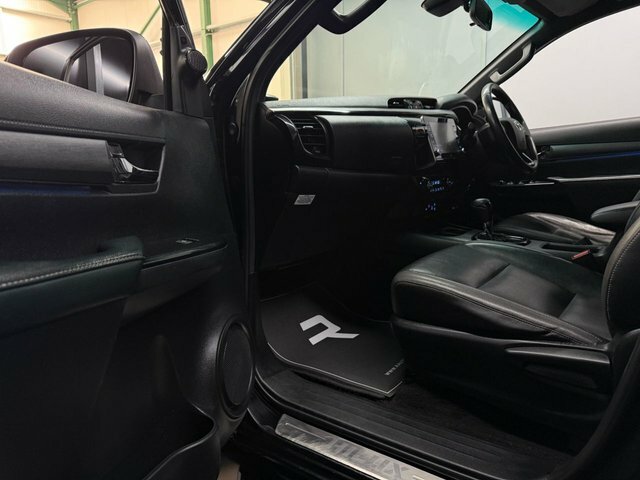 Toyota HILUX Hi-luxury Invincible X D-4d 4Wd Double Cab Grey #53