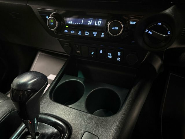 Toyota HILUX Hi-luxury Invincible X D-4d 4Wd Double Cab Grey #30
