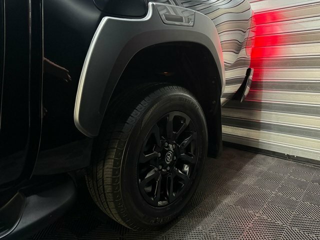 Toyota HILUX Hi-luxury Invincible X D-4d 4Wd Double Cab Grey #42