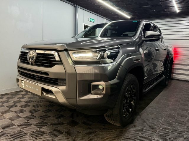 Toyota HILUX 2023 2.8 D-4d Invincible X Pickup Double Cab D Grey #4