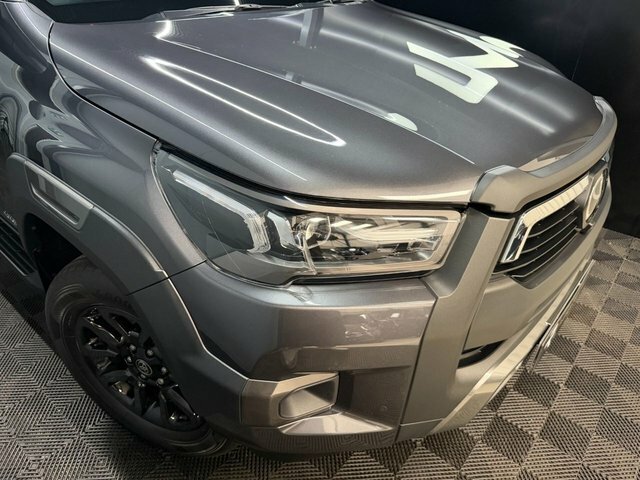 Toyota HILUX 2023 2.8 D-4d Invincible X Pickup Double Cab D Grey #3