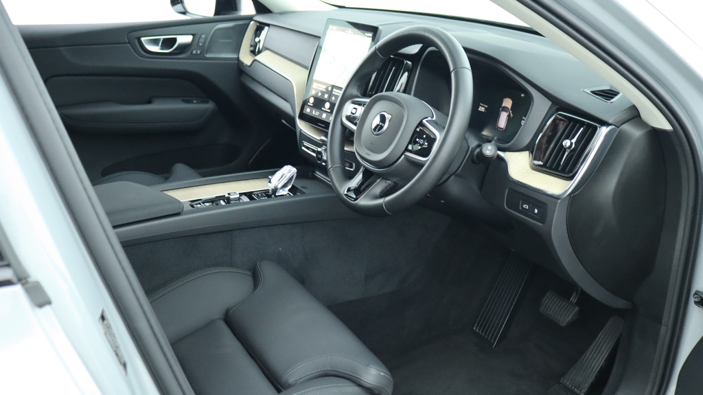 Volvo XC60 T6 Awd Phev Plus Dark Harmankardon Sound, 360 Ca RV75PYB #4
