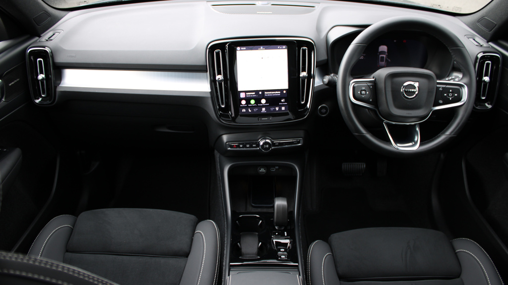 Volvo XC40 B4 P Ultra Dark Sunroof, Harmankardon Sound, 3 RV75OCY  #5