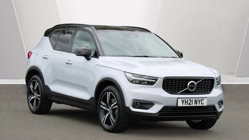 Volvo XC40 B4 P R-design Sunroof, Park Camera, Tinted Wind 