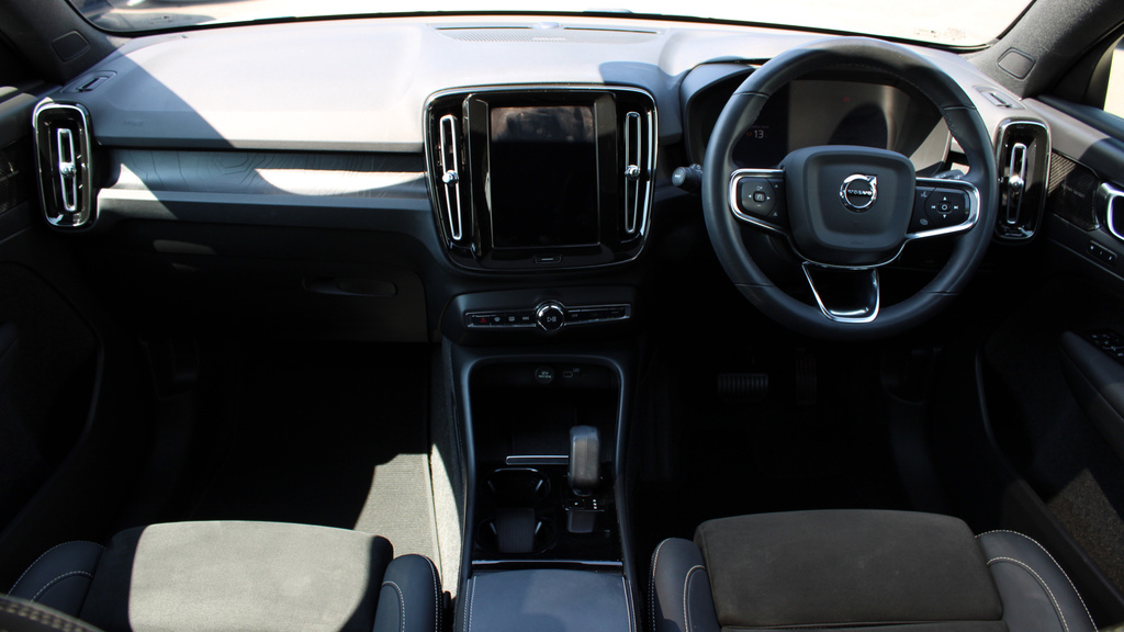 Volvo C40 Twin Motor Pro Sunroof, Harmankardon Sound, 360 KS71AOW White #5