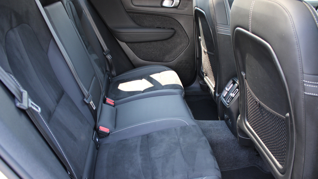 Volvo C40 Twin Motor Pro Sunroof, Harmankardon Sound, 360 KS71AOW White #6