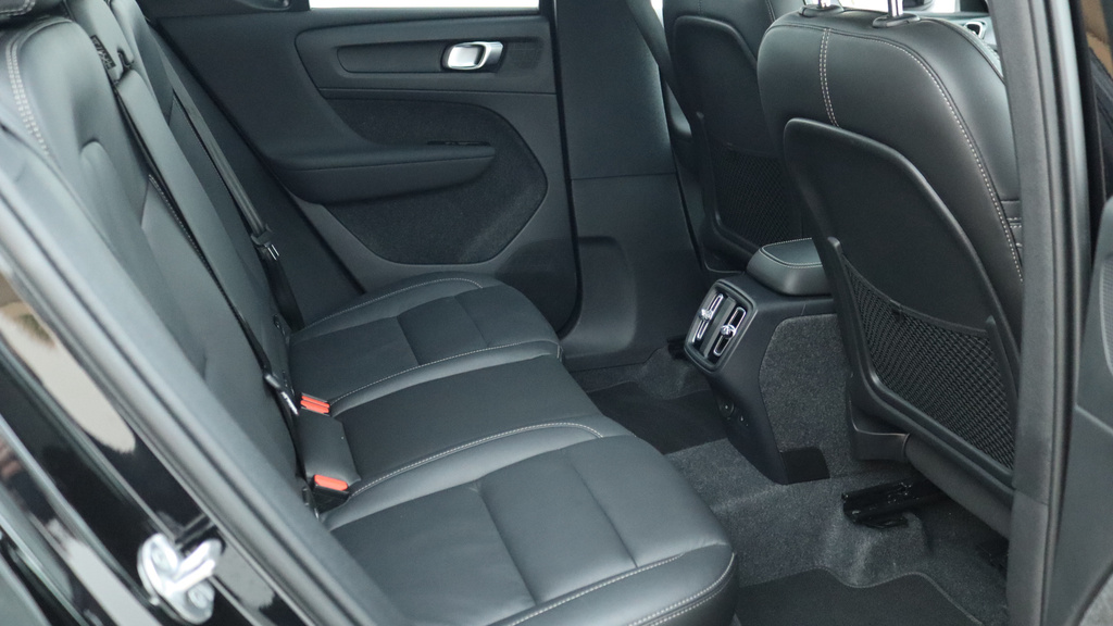 Volvo XC40 B4 P Ultra Dark Sunroof, Harmankardon Sound, 3 RO75LYH #6