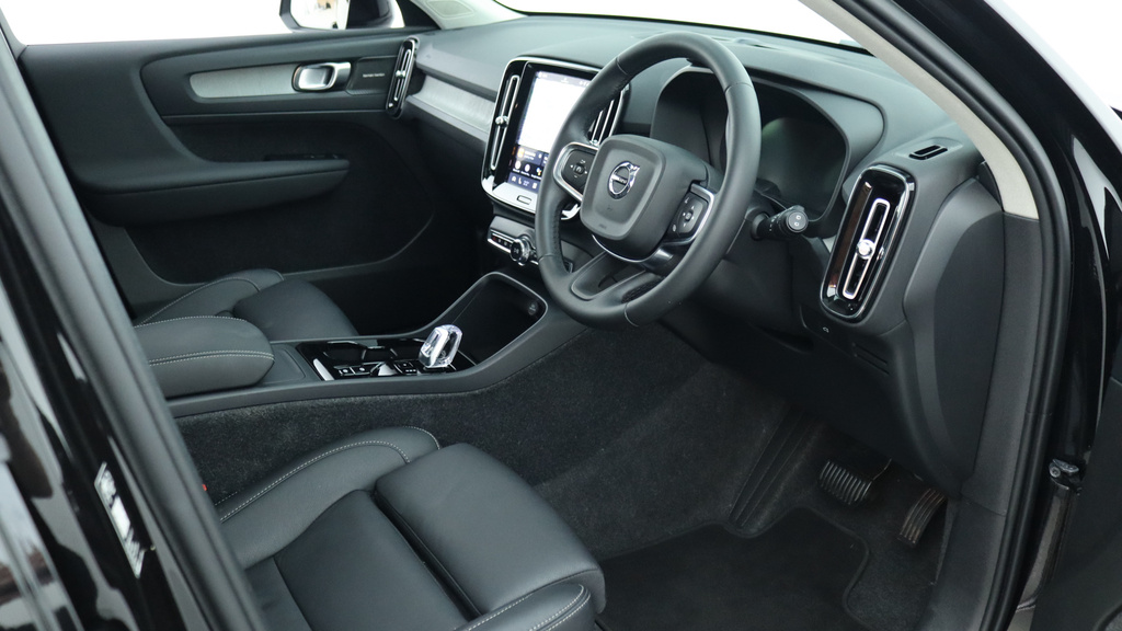 Volvo XC40 B4 P Ultra Dark Sunroof, Harmankardon Sound, 3 RO75LYH #4