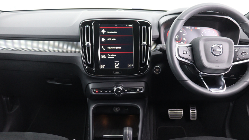 Volvo XC40 T3 R-design Park Assist, Cruise Control, Tin YY22FZP #5