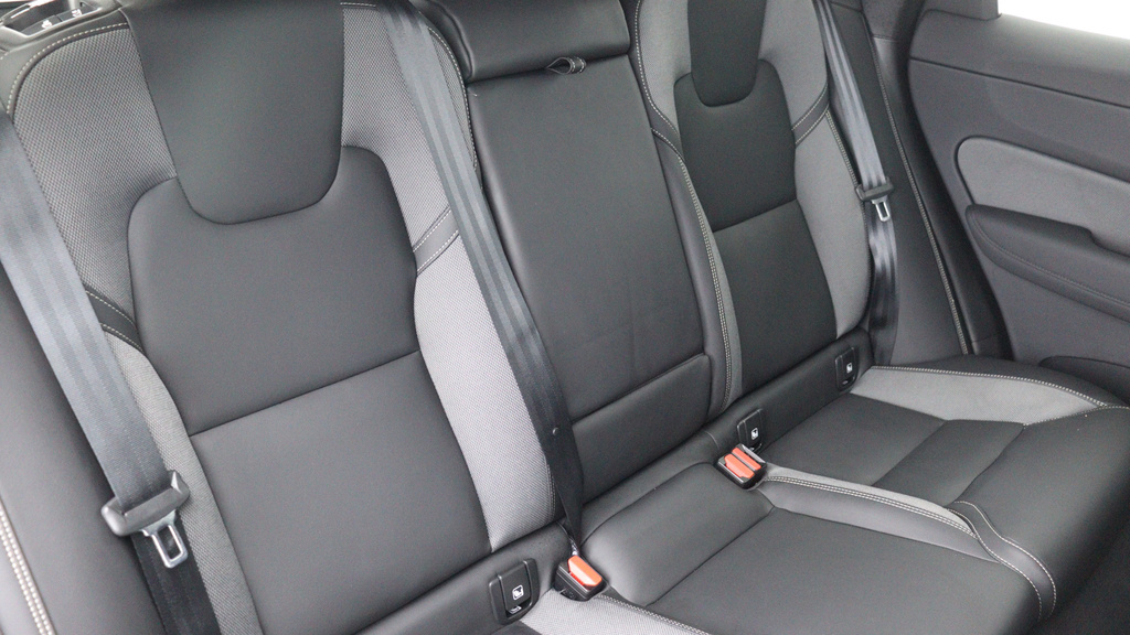 Volvo XC60 B5 P Awd Plus Black Edition Harmankardon Sound RA25NZC #6