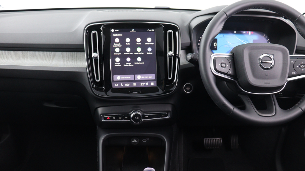 Volvo XC40 B3 P Ultra Bright Sunroof, Harmankardon Sound, RF25HBB #5