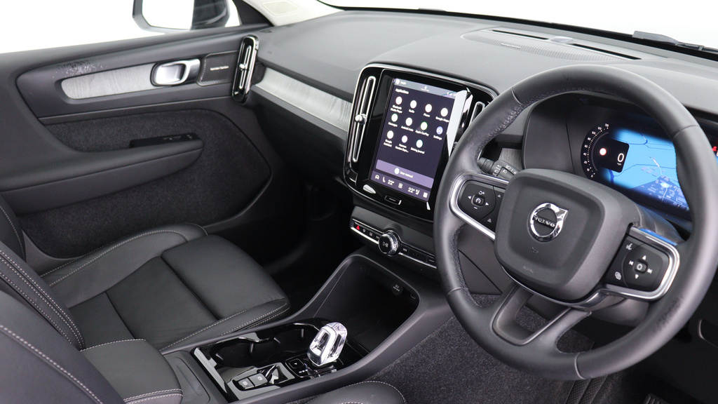 Volvo XC40 B3 P Ultra Bright Sunroof, Harmankardon Sound, RF25HBB #4