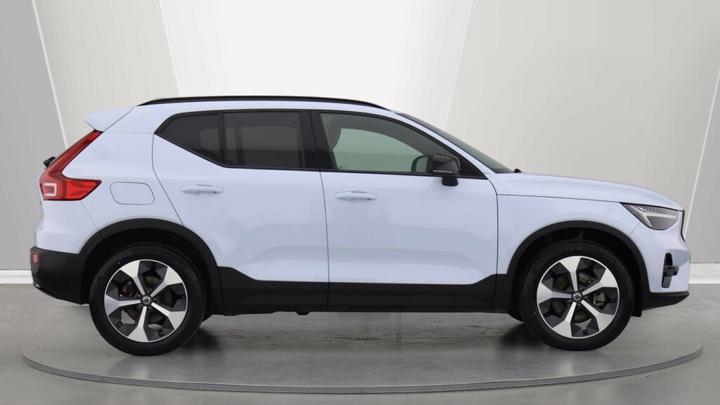 Volvo XC40 B3 P Plus Dark Park Camera, Heated Seats, Apple OY75UYO #3