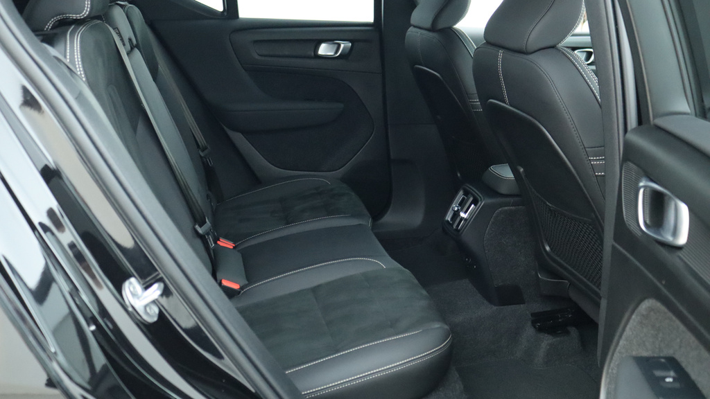 Volvo XC40 B3 P Plus Dark Park Camera, Heated Seats, Apple RF25MWD #6