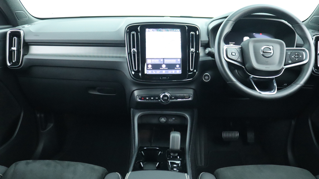 Volvo XC40 B3 P Plus Dark Park Camera, Heated Seats, Apple RF25MWD #5