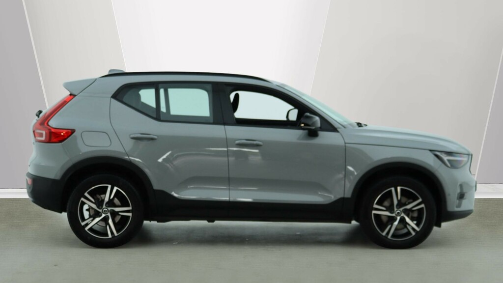 Volvo XC40 B3 P Plus Dark Low Tax, 360 Camera, Pre-conditi #3