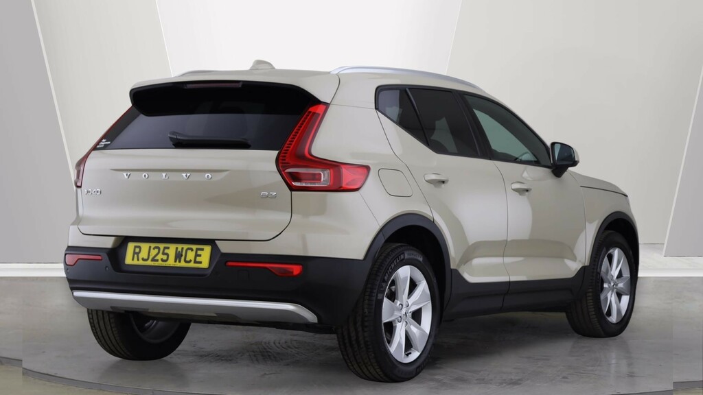 Volvo XC40 B3 P Core Park Assist, Cruise Control, Apple Ca RJ25WCE #2