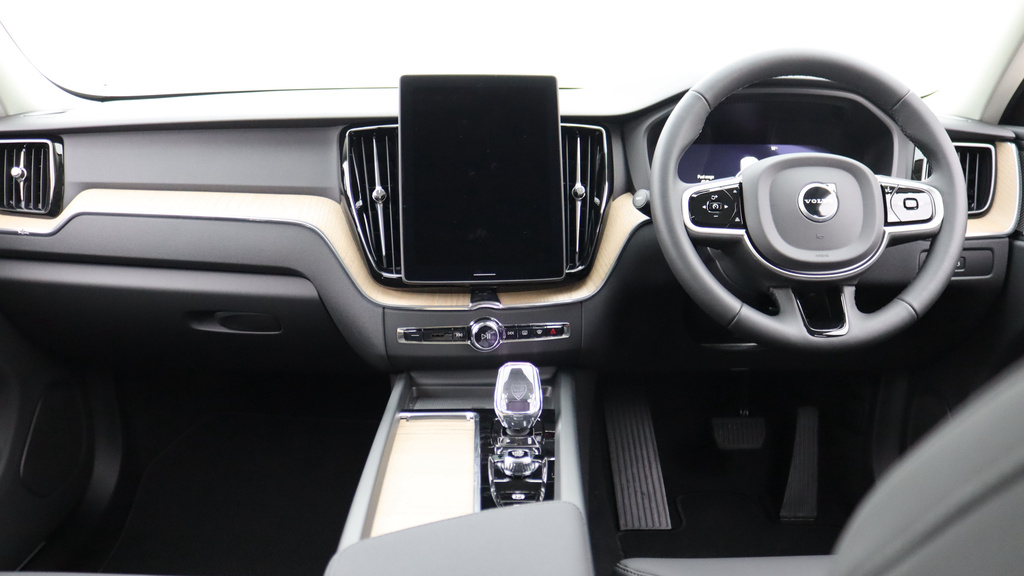 Volvo XC60 B5 P Awd Plus Dark 360 Camera, Leather, Adaptiv YC26XKA  #5