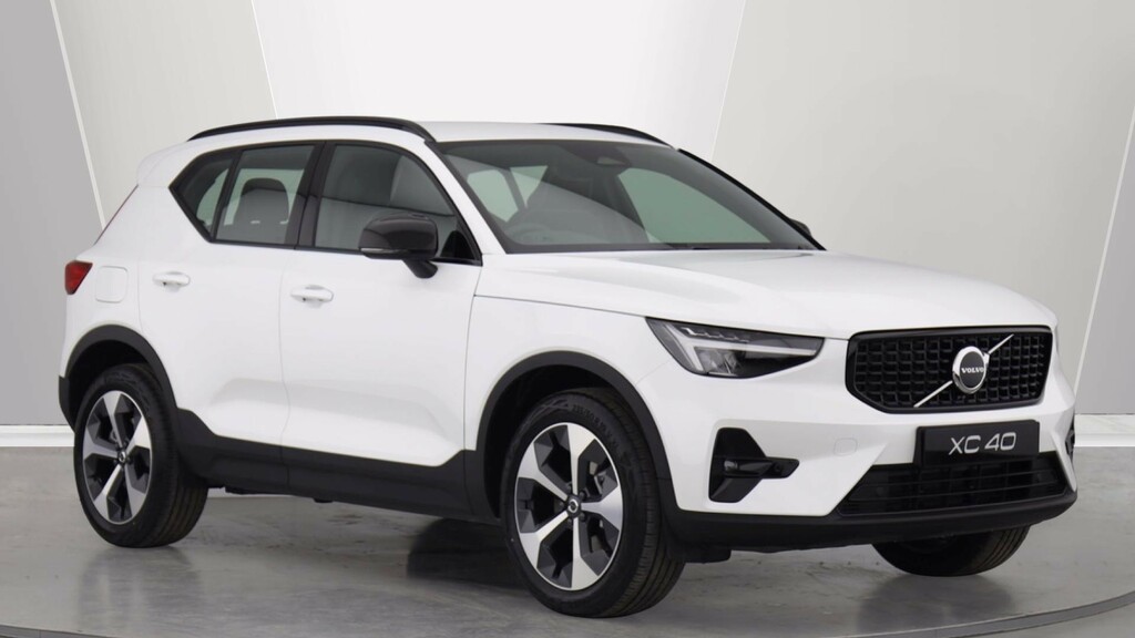 Volvo XC40 B3 P Plus Dark Rear Camera, Apple Carplay, Adap