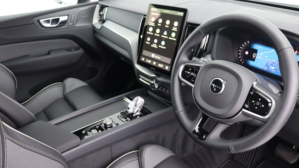 Volvo XC60 B5 P Awd Plus Black Edition Harmankardon Sound YA75FGP  #4