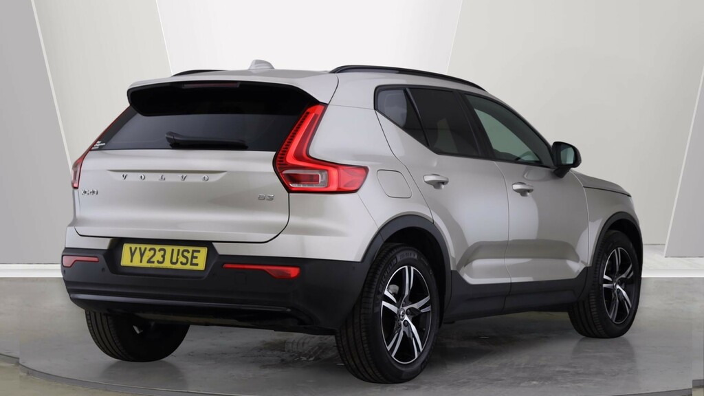 Volvo XC40 B3 P Plus Dark Park Camera, Heated Seats, Apple YY23USE  #2
