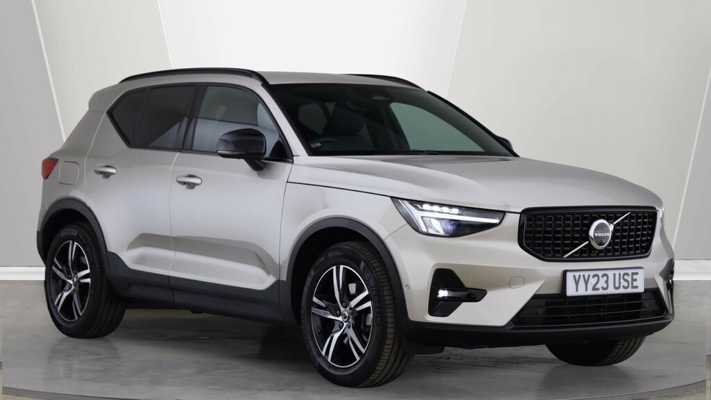 Volvo XC40 B3 P Plus Dark Park Camera, Heated Seats, Apple